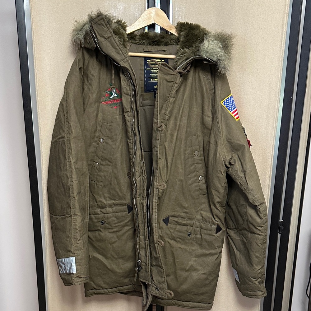 Alpha Industries *Rare*US Military style  Wax Men's Olive Green Winter Parka.